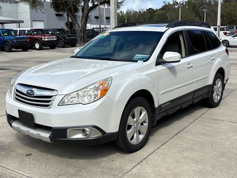 Used 2012 Subaru Outback 3.6R Limited w/ Moonroof Pkg image 10