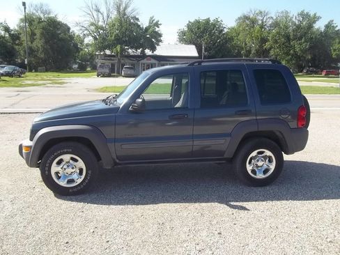 Used 2002 Jeep Liberty Sport image 4