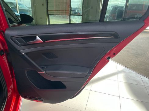 Used 2019 Volkswagen Golf R 4-Door image 23