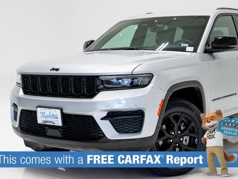 Certified 2024 Jeep Grand Cherokee Altitude AWD/4WD image 2