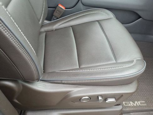 Used 2024 GMC Yukon XL Denali w/ Advanced Technology Package image 15