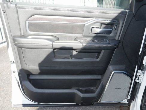 Used 2025 RAM 2500 Laramie AWD/4WD image 11