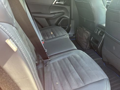 Used 2023 Mitsubishi Outlander 4WD Plug-In Hybrid image 34
