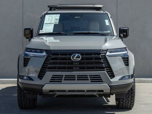 Used 2025 Lexus GX 550 w/ Accessory Package (32) AWD/4WD image 2
