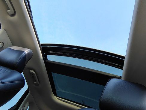 Certified 2024 Ford Edge Titanium AWD/4WD image 17