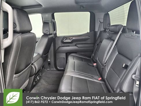 Used 2025 GMC Sierra 1500 SLT AWD/4WD image 13