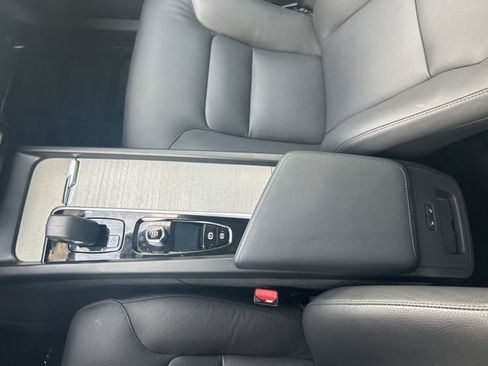 Certified 2025 Volvo XC60 B5 Plus w/ Climate Package image 26