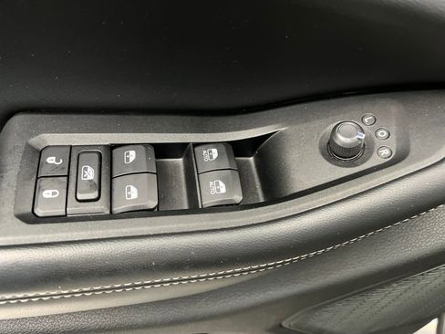 Used 2024 Jeep Grand Cherokee Altitude image 12