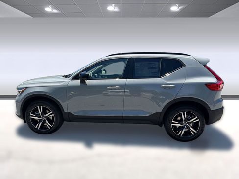 New 2026 Volvo XC40 B5 Core w/ Climate Package AWD/4WD image 2