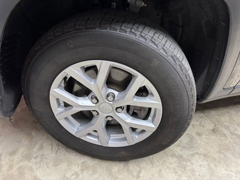 Used 2023 Jeep Grand Cherokee L Limited image 29