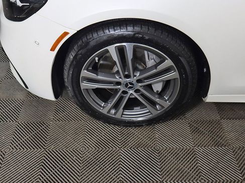 Used 2022 Mercedes-Benz E 350 4MATIC Sedan w/ Driver Assistance Package image 21