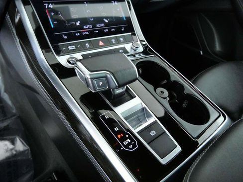Used 2025 Audi Q7 3.0T Premium Plus AWD/4WD image 19