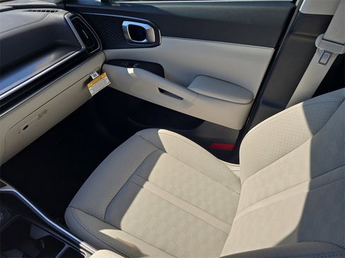 New 2026 Kia Sorento S image 17