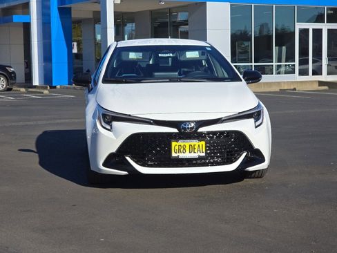 New 2026 Toyota Corolla SE image 3