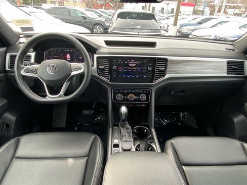 Used 2022 Volkswagen Atlas Cross Sport SE w/ Panoramic Sunroof Package image 11