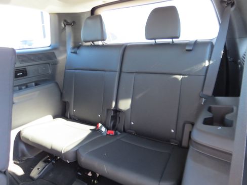 Used 2024 Hyundai Santa Fe SEL AWD/4WD image 12