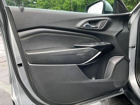 Used 2024 Chevrolet Trax LT w/ Driver Confidence Package FWD image 9
