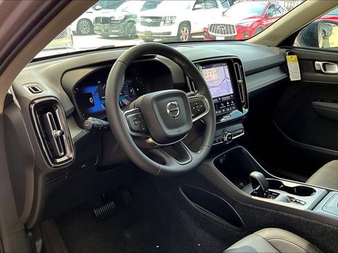 New 2026 Volvo XC40 B4 Core w/ Climate Package image 20