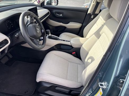 Used 2025 Honda HR-V LX image 2