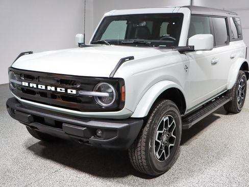 Used 2023 Ford Bronco Outer Banks AWD/4WD image 30