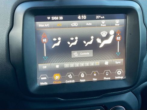 Used 2022 Jeep Renegade Altitude w/ Convenience Group AWD/4WD image 16