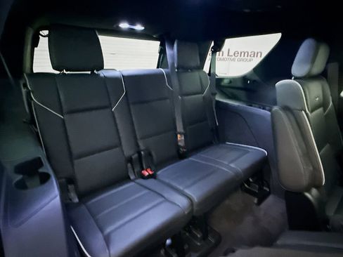 Used 2022 Cadillac Escalade Premium Luxury AWD/4WD image 29