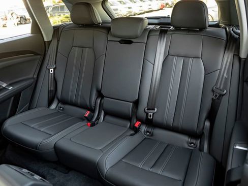 New 2026 Audi Q5 Premium image 21