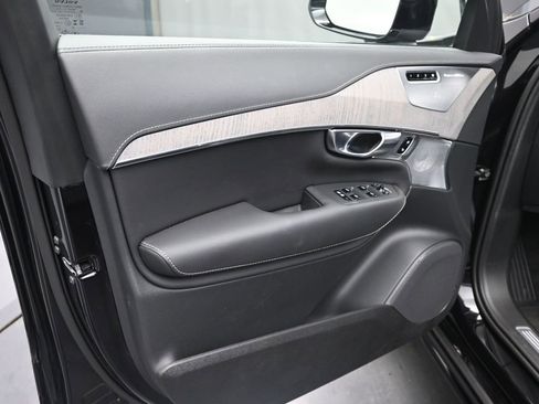 Used 2024 Volvo XC90 B6 Ultimate w/ Lounge Package image 11