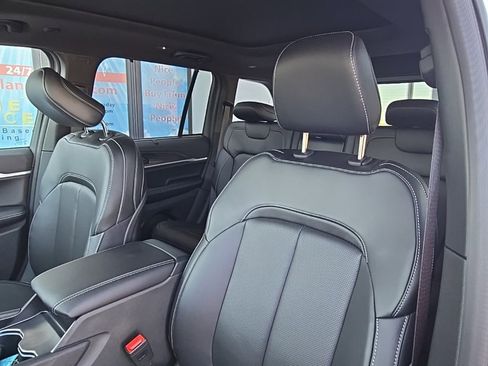 New 2025 Jeep Grand Cherokee Limited w/ Luxury Tech Group II image 30