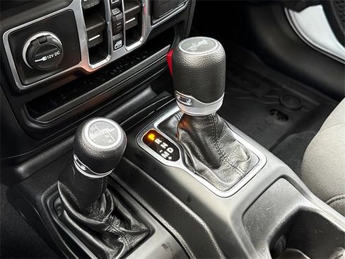 Used 2022 Jeep Wrangler Unlimited Sport image 28