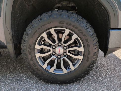 Used 2020 GMC Sierra 1500 AT4 w/ AT4 Premium Package AWD/4WD image 11