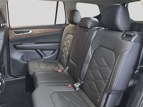 Used 2026 Volkswagen Atlas SE AWD/4WD image 18