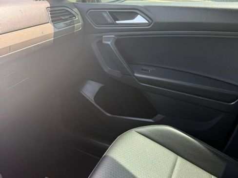 Used 2019 Volkswagen Tiguan SE w/ 3rd Row Seat Package AWD/4WD image 30