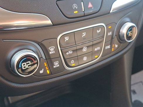 Used 2024 Chevrolet Equinox LT image 29