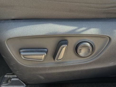 Used 2025 Toyota RAV4 XLE FWD image 26