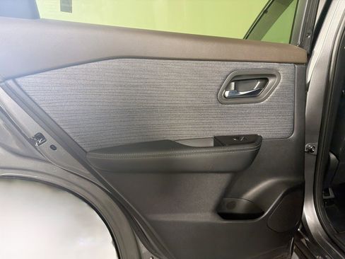 Used 2023 Nissan Rogue SV FWD image 24