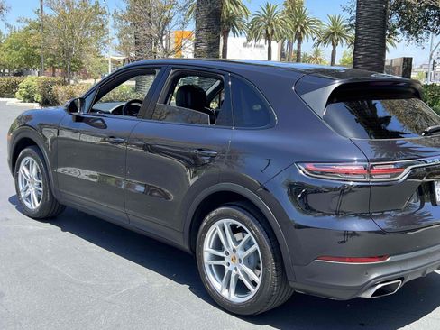 Used 2019 Porsche Cayenne w/ Premium Package AWD/4WD image 74