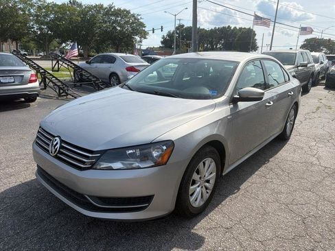 Used 2014 Volkswagen Passat 1.8T Wolfsburg Edition FWD image 4