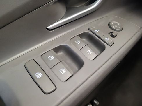 Used 2023 Hyundai Elantra SEL FWD image 27