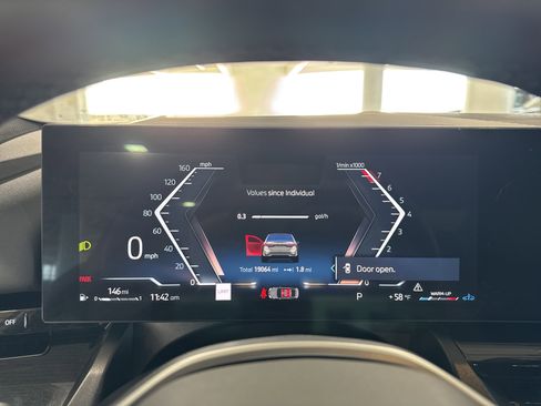 Certified 2025 BMW 530i image 24