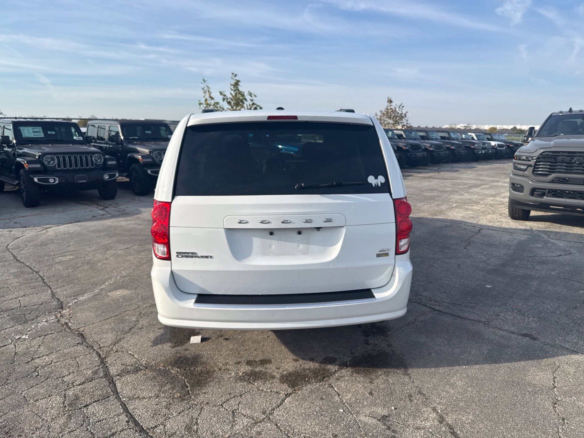 Used 2017 Dodge Grand Caravan SXT FWD image 7