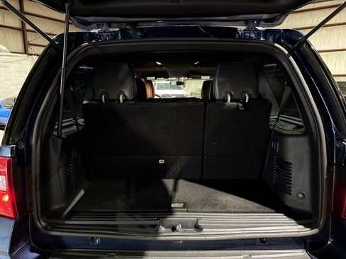 Used 2015 Ford Expedition XLT w/ Equipment Group 201A RWD image 19