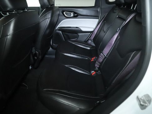 Used 2025 Jeep Compass Limited AWD/4WD image 14