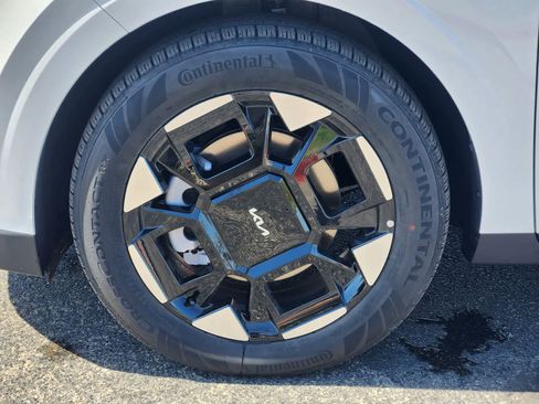 New 2026 Kia Carnival EX image 9