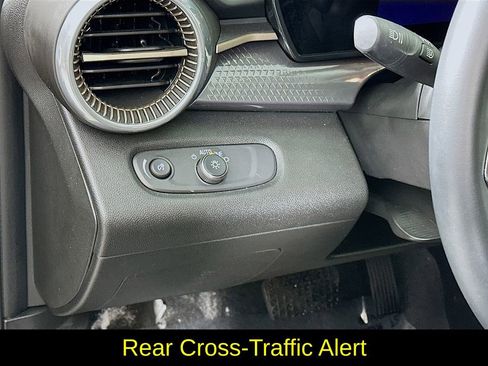 Used 2024 Chevrolet Trax ACTIV w/ Driver Confidence Package image 15