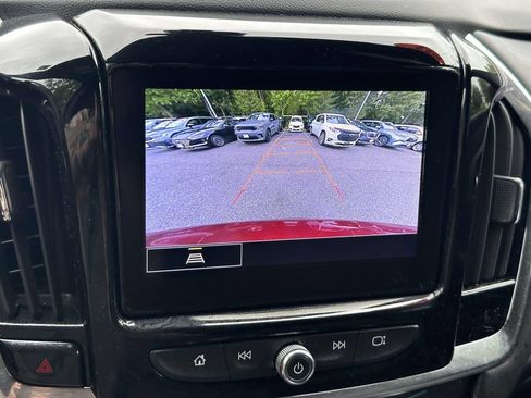 Used 2023 Chevrolet Traverse LT w/ LPO, Floor Liner Package AWD/4WD image 38