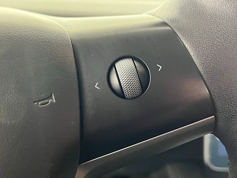 Used 2023 Tesla Model 3 Standard Range image 16