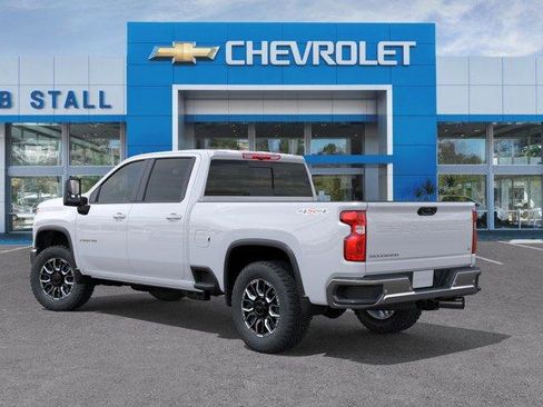 Used 2026 Chevrolet Silverado 2500 LT w/ All Star Edition AWD/4WD image 3