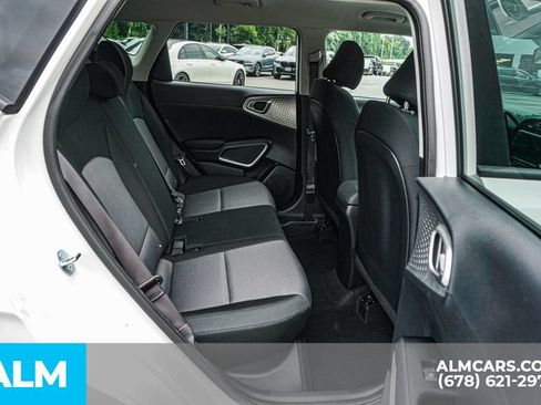 Used 2025 Kia Soul LX w/ LX Technology Package FWD image 22