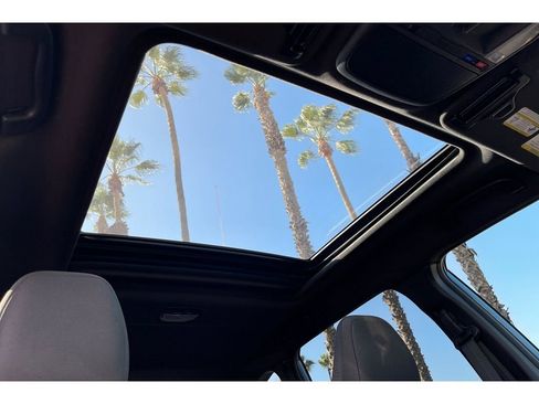 Used 2025 Subaru Forester Premium image 20